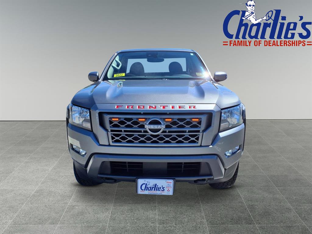 2022 Nissan Frontier Crew Cab photo 2