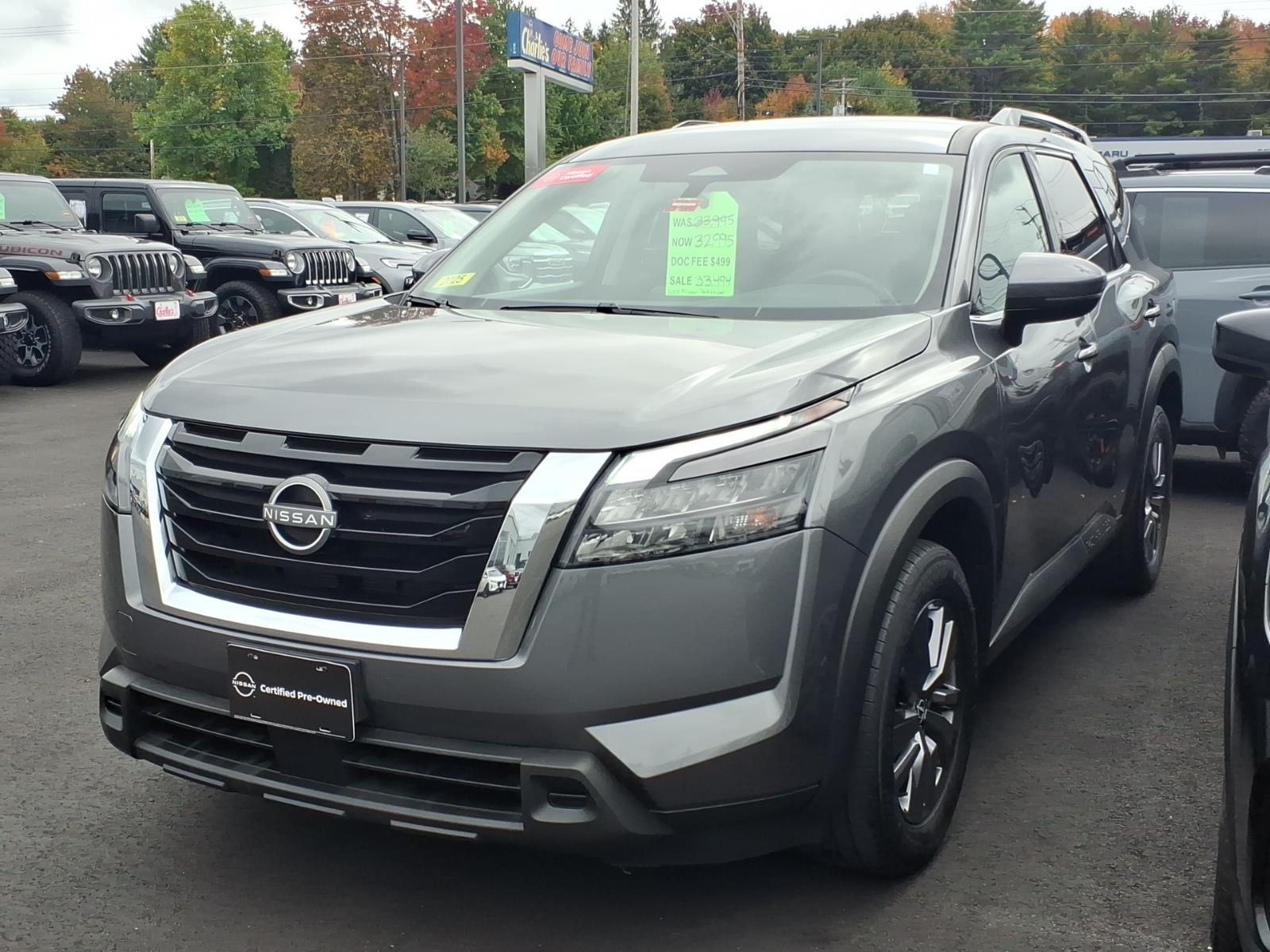 2025 Nissan Pathfinder SV 4WD