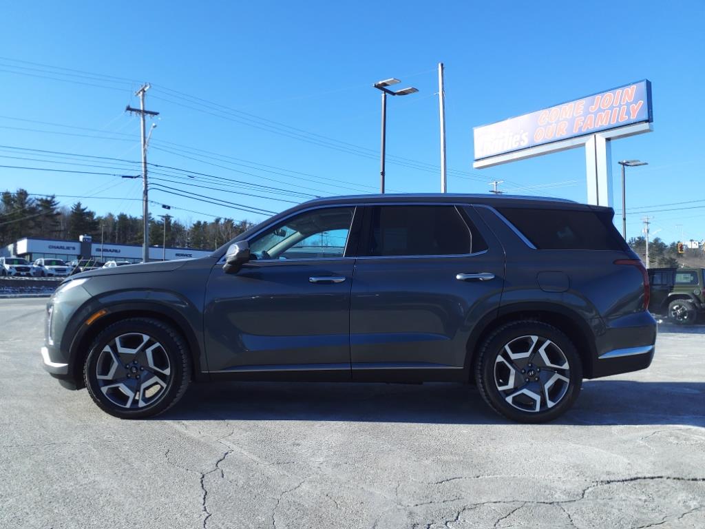 2024 Hyundai Palisade Limited photo 2