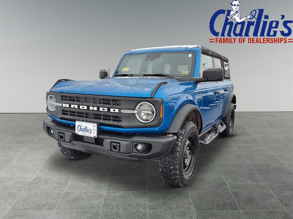 2023 Ford Bronco 4-Door Black Diamond's photo