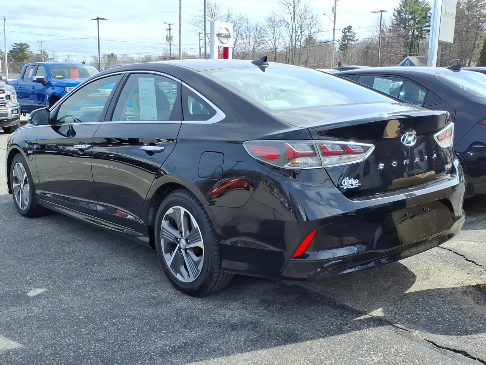 View vehicle photo 4