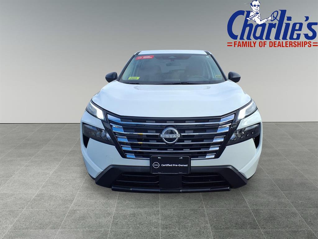 2025 Nissan Rogue S photo 2