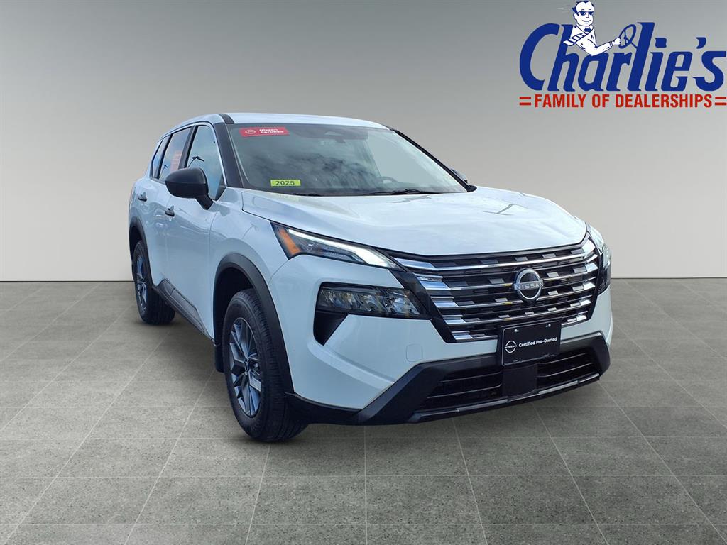 2025 Nissan Rogue S photo 3