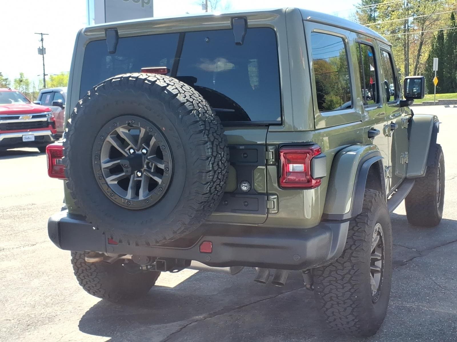 View vehicle photo 4