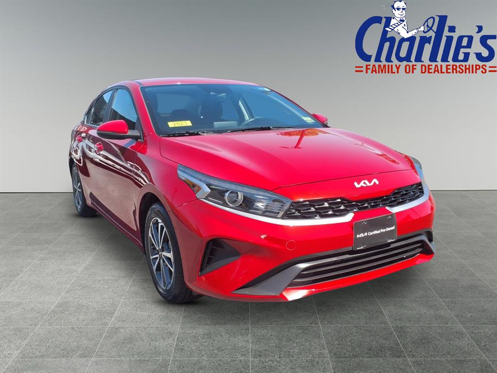 2023 Kia Forte LXS photo 3