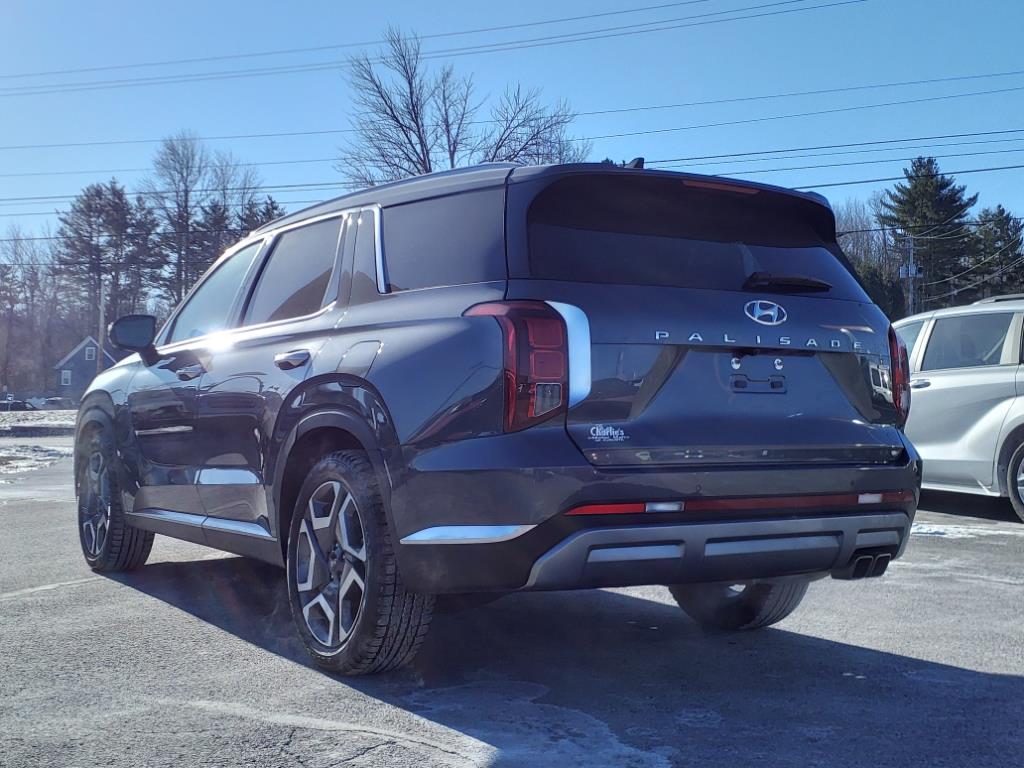 2024 Hyundai Palisade Limited photo 3