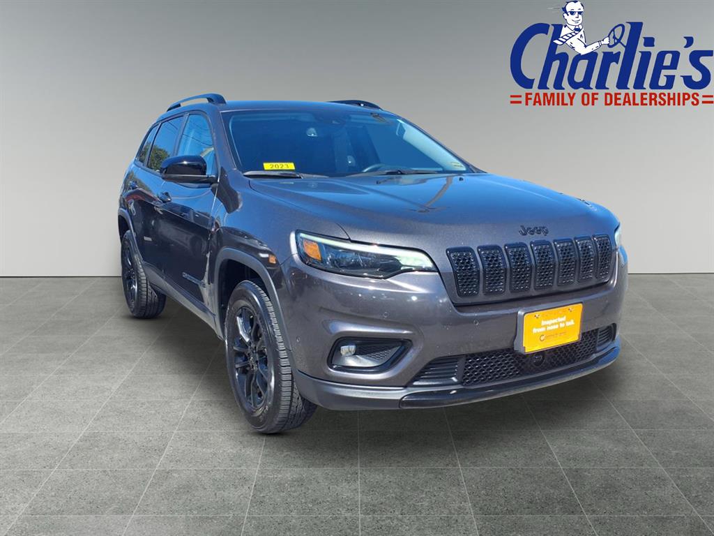 2023 Jeep Cherokee Altitude Lux photo 2
