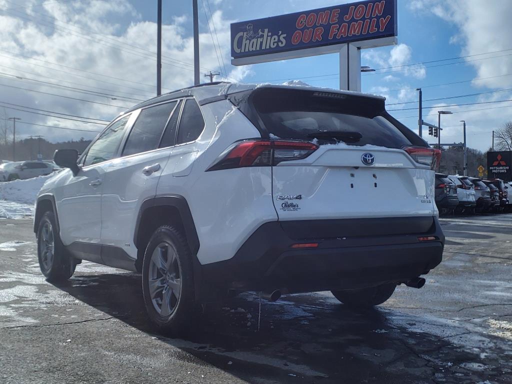 2022 Toyota RAV4 Hybrid LE photo 3