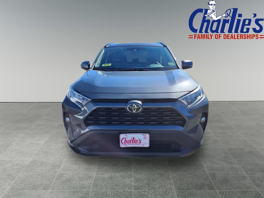 2019 Toyota RAV4 XLE Premium photo 2