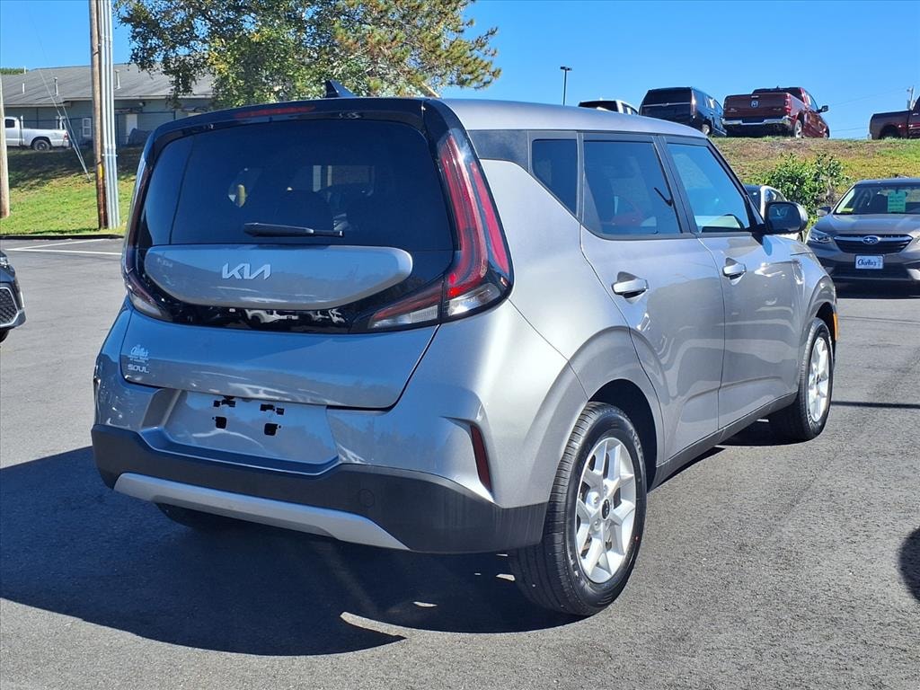 Certified 2024 Kia Soul Hatchback