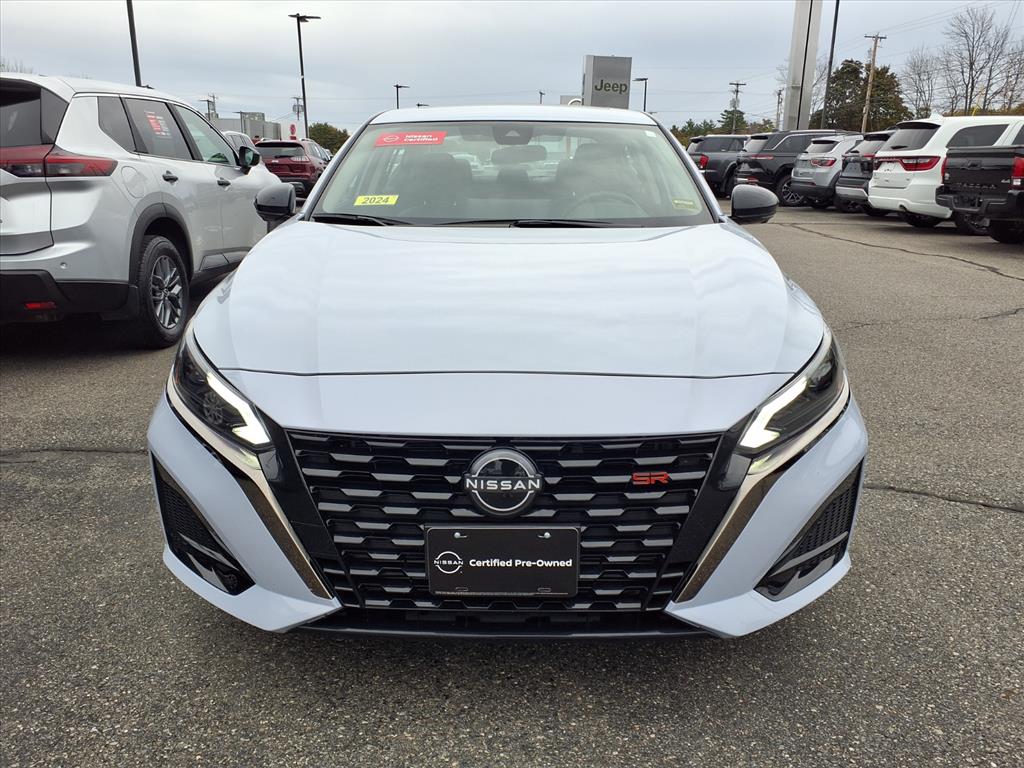 2024 Nissan Altima SR photo 2