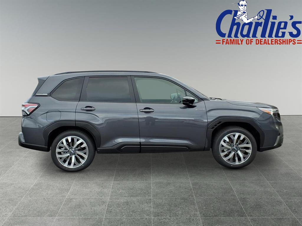 2025 Subaru Forester Touring photo 4