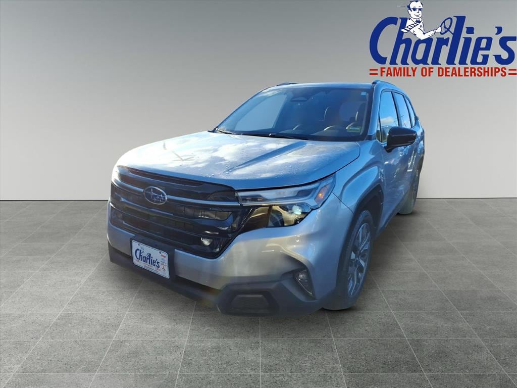 2025 Subaru Forester Touring's photo
