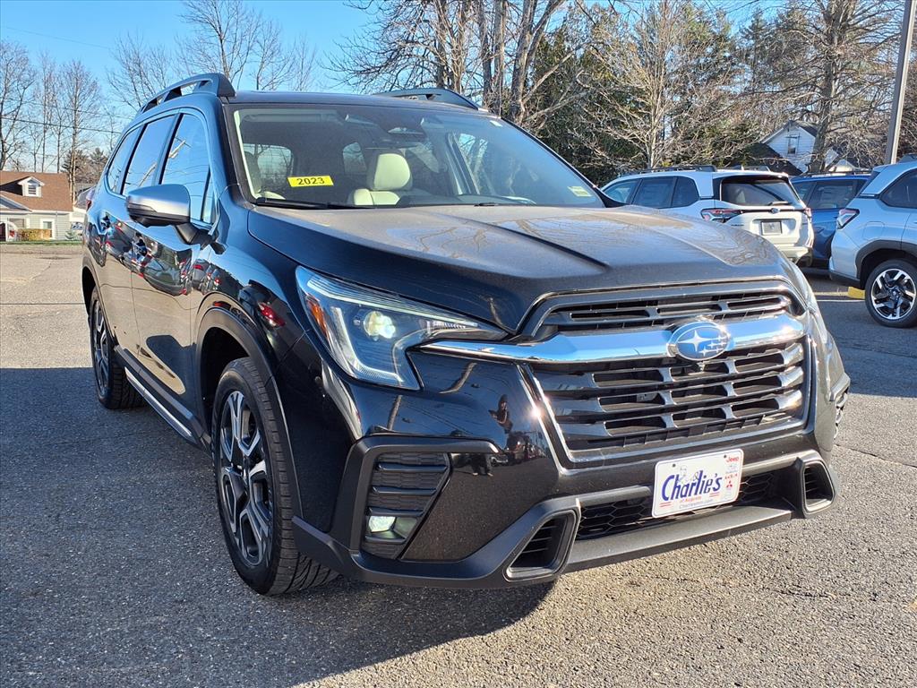 2023 Subaru Ascent Limited photo 3