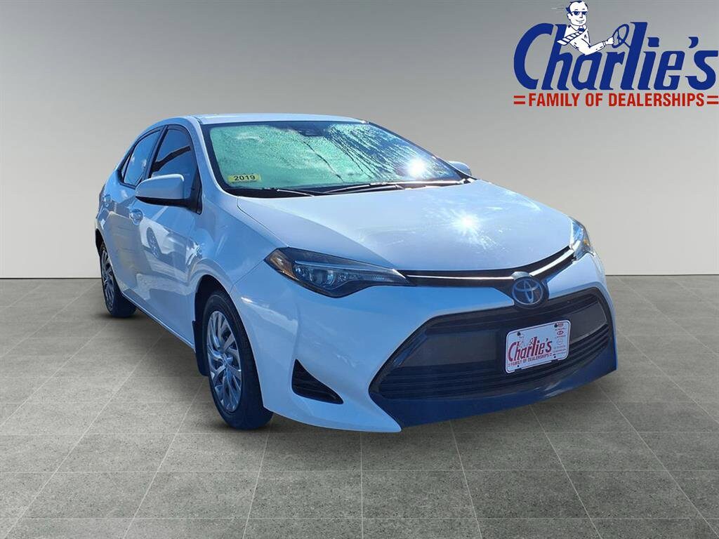 2019 Toyota Corolla LE photo 3