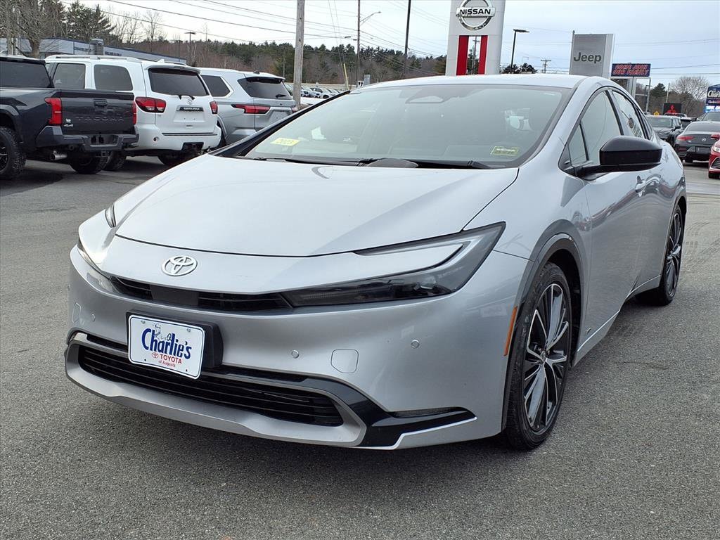 2023 Toyota Prius Limited's photo