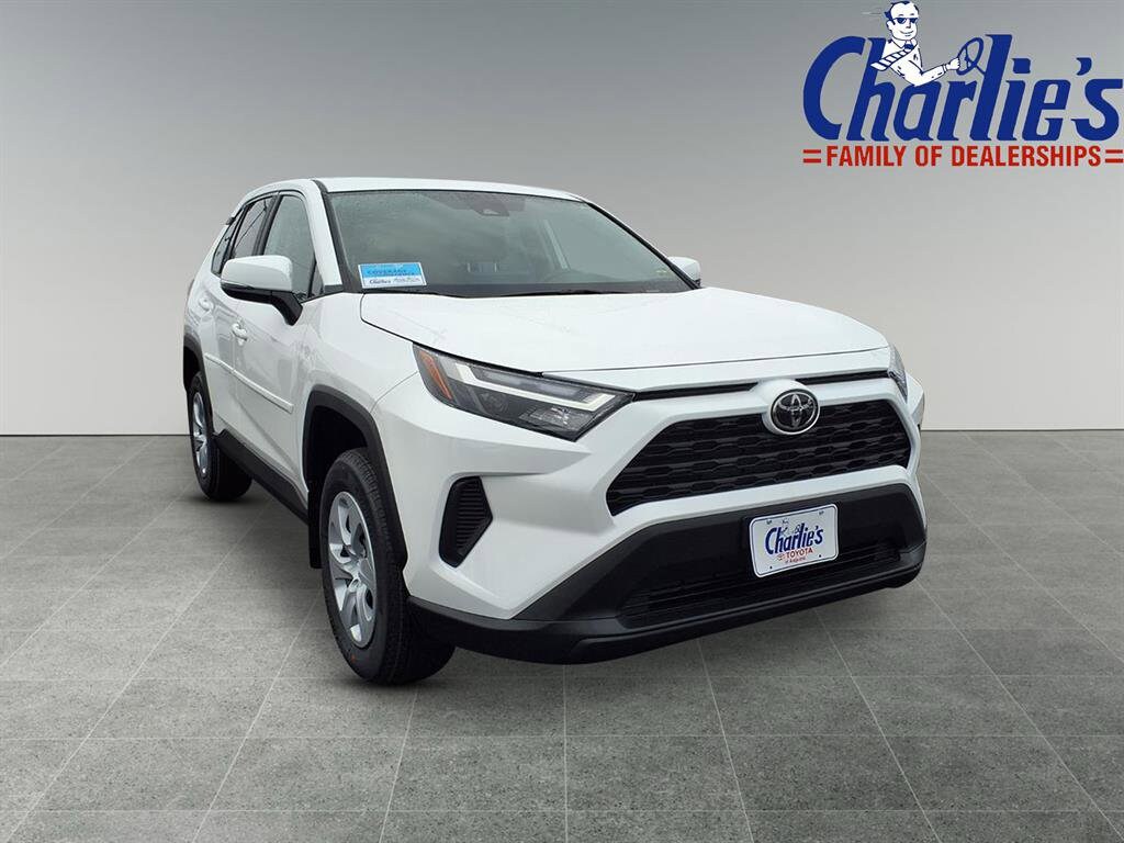 2025 Toyota RAV4 LE photo 3