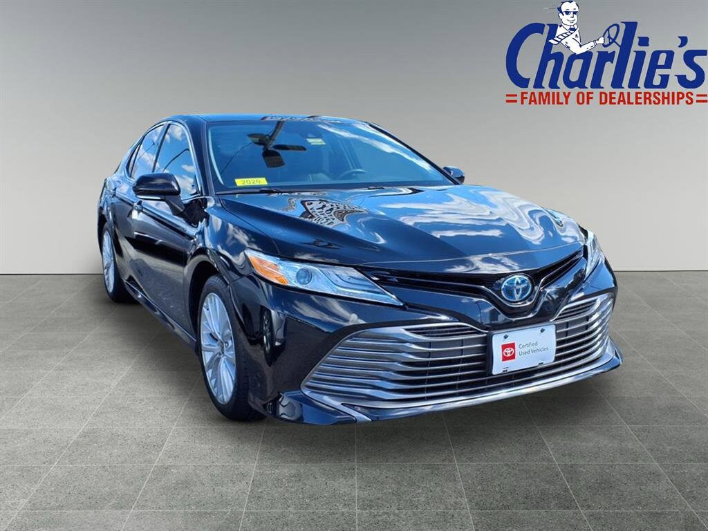 2020 Toyota Camry Hybrid XLE photo 3