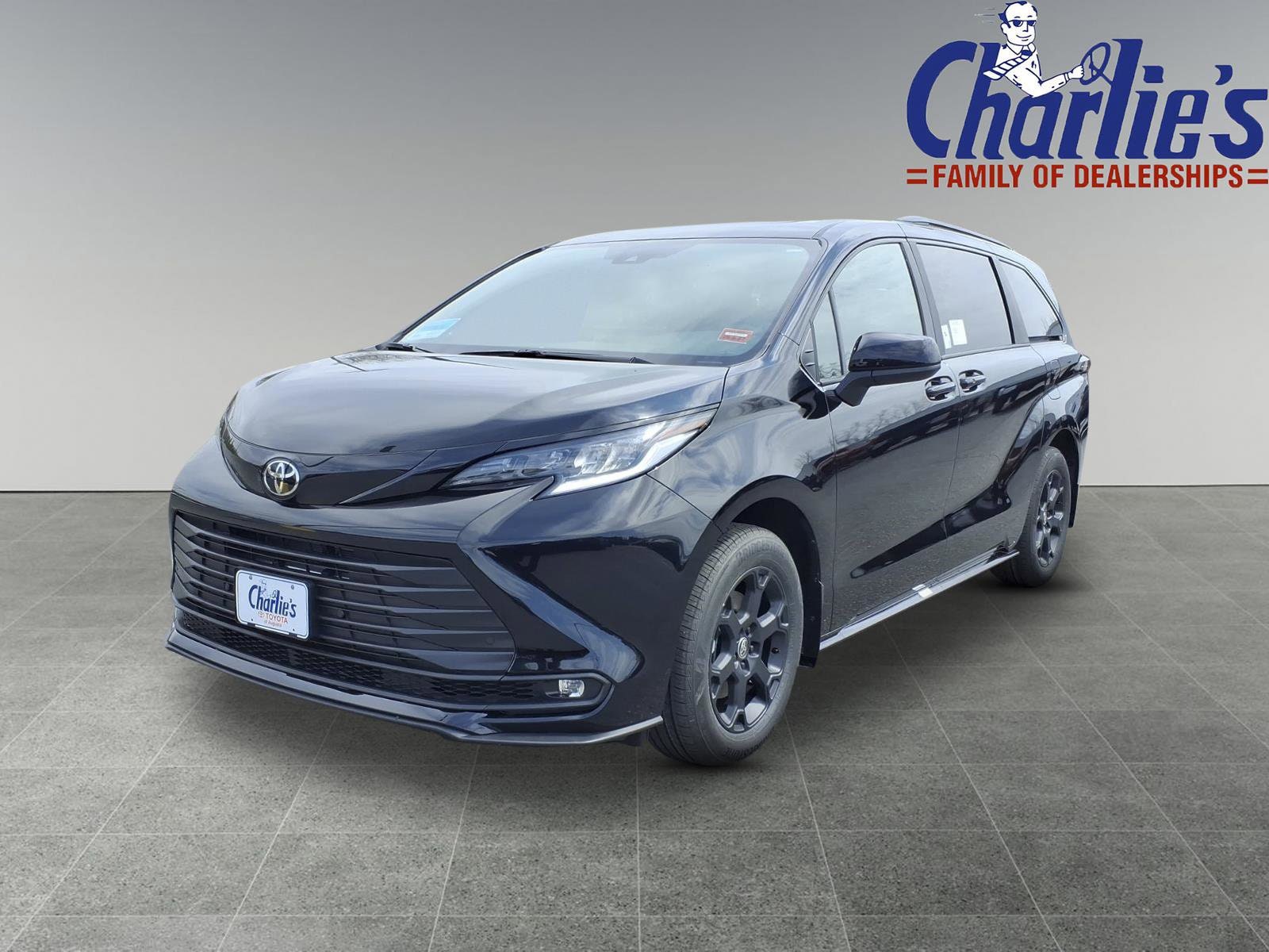 2026 Toyota Sienna Woodland Edition Hybrid AWD's photo