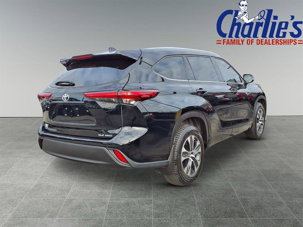 2021 Toyota Highlander XLE photo 4