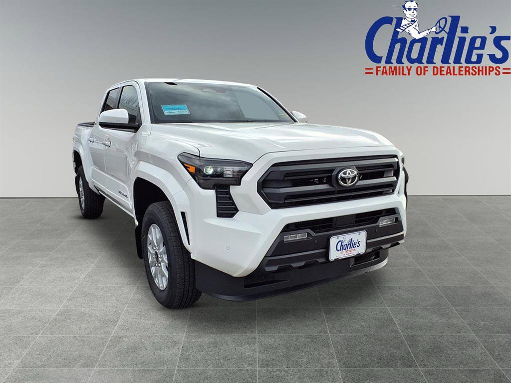 2025 Toyota Tacoma SR5 Double Cab photo 3