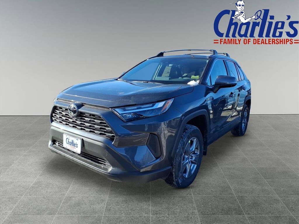 2025 Toyota RAV4 XLE's photo