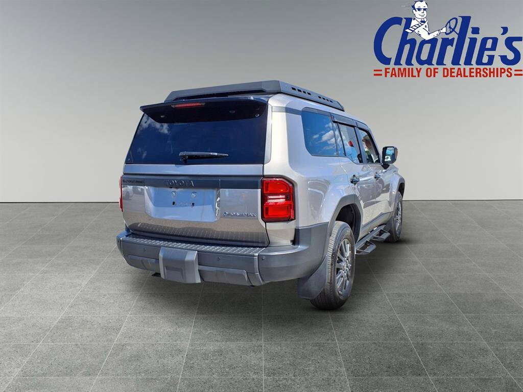 2025 Toyota Highlander Hybrid photo 4