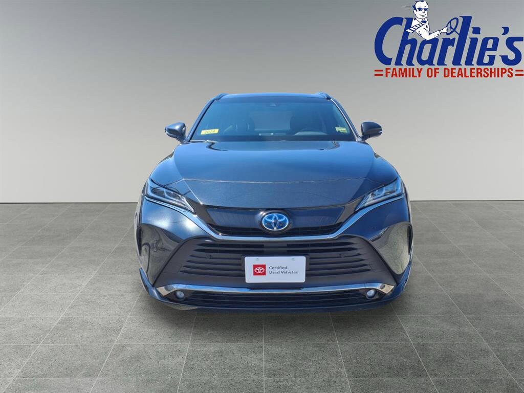 2024 Toyota Venza photo 2