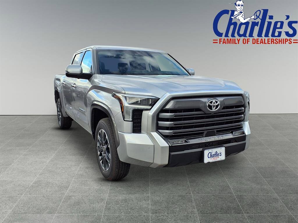2025 Toyota Tundra Limited CrewMax photo 3