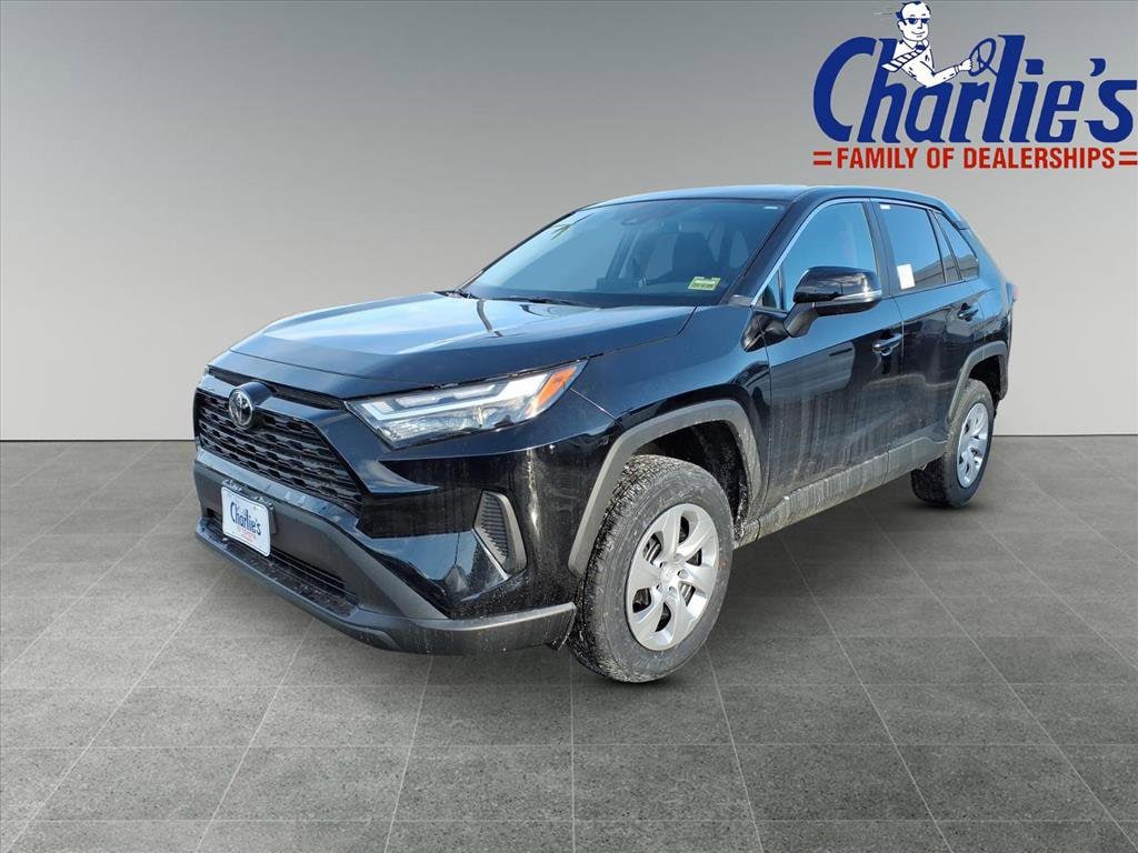 2025 Toyota RAV4 LE's photo