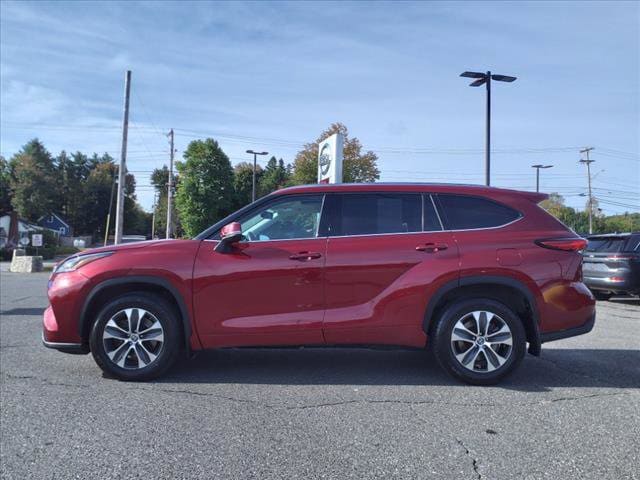 Used 2021 Toyota Highlander XLE with VIN 5TDGZRBH8MS156088 for sale in Augusta, ME