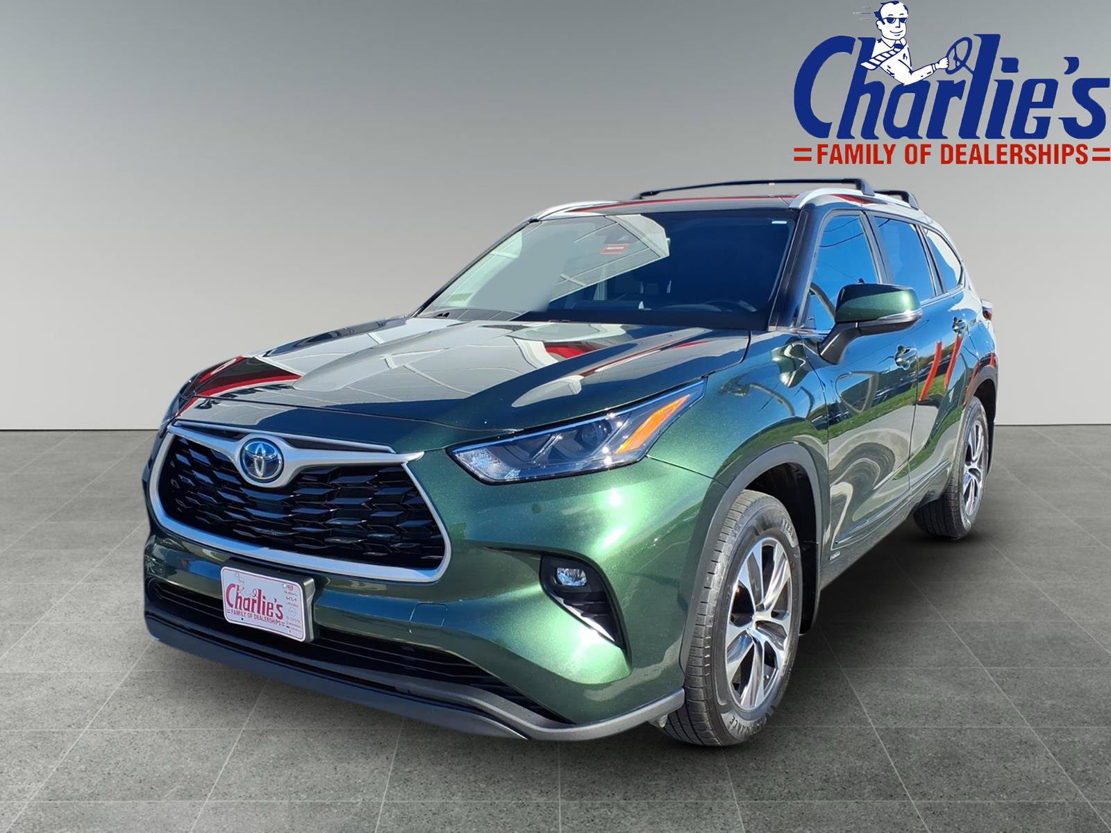 2023 Toyota Highlander Hybrid XLE SUV