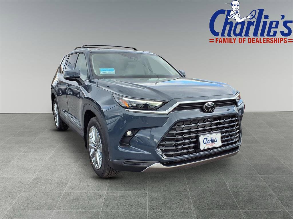 2026 Toyota Grand Highlander Platinum photo 3