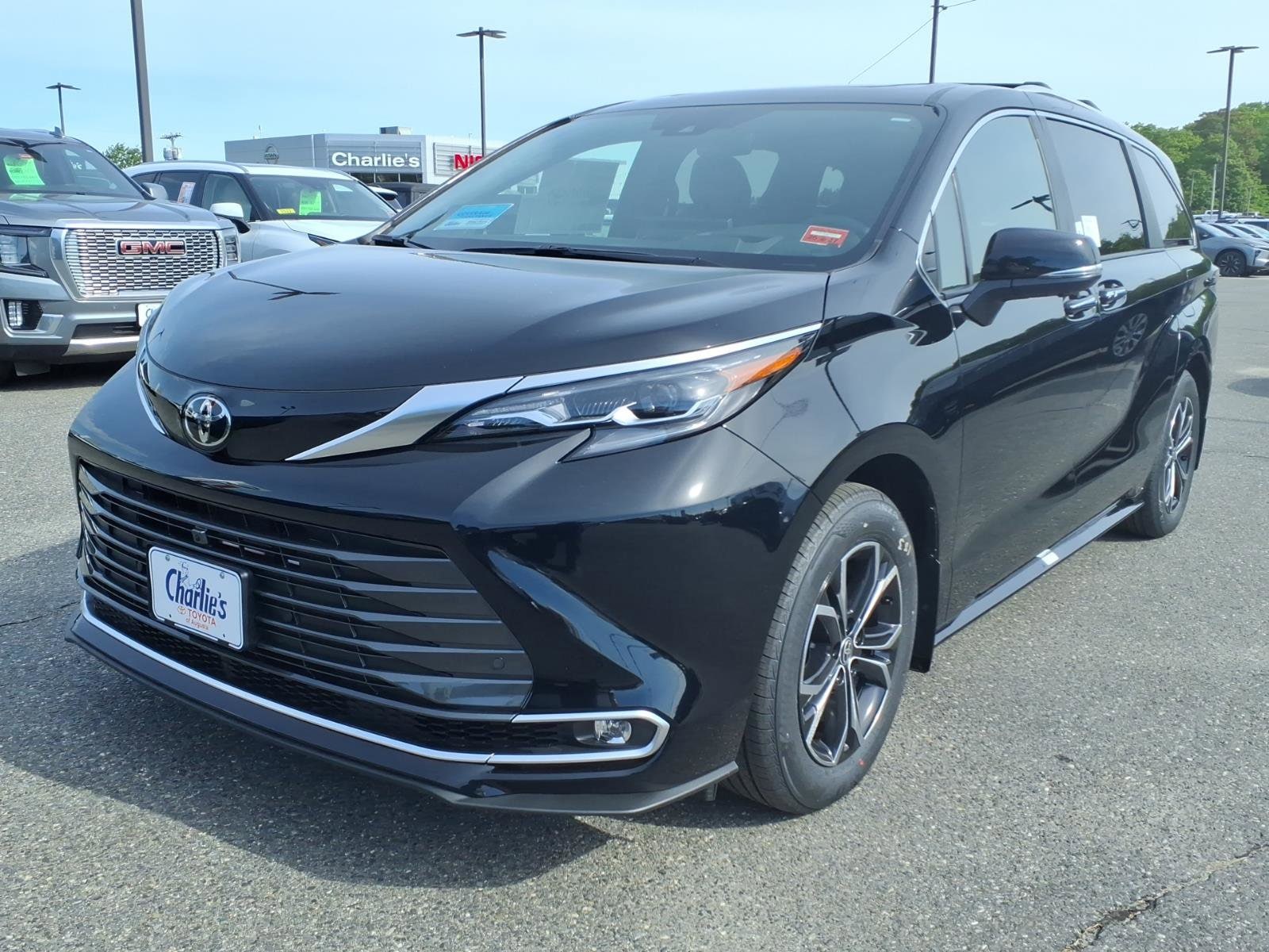 2026 Toyota Sienna Platinum 7-Passenger Hybrid AWD's photo