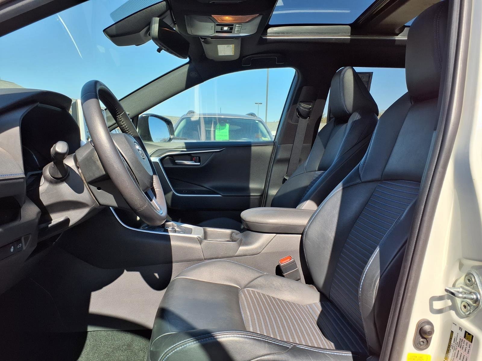 2021 Toyota RAV4 XSE - Photo 6