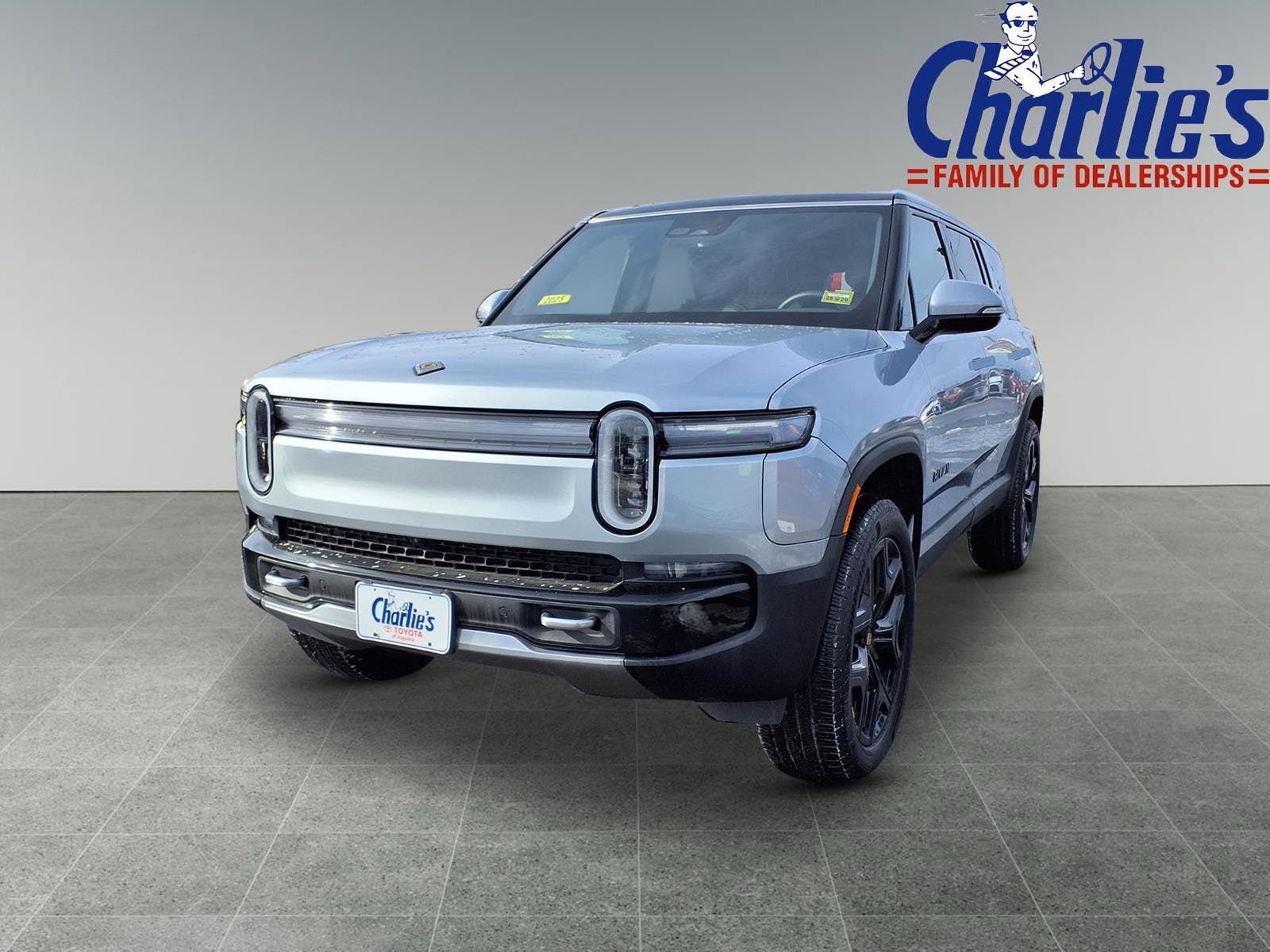 2025 Rivian R1S