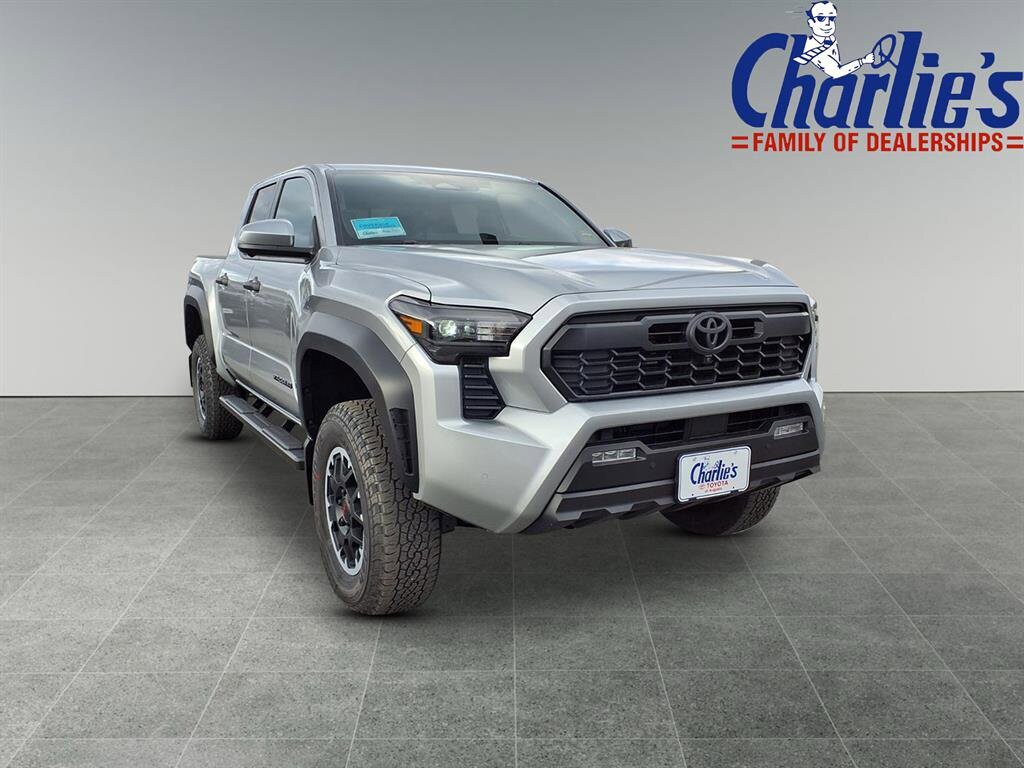 2025 Toyota Tacoma TRD Off-Road photo 2