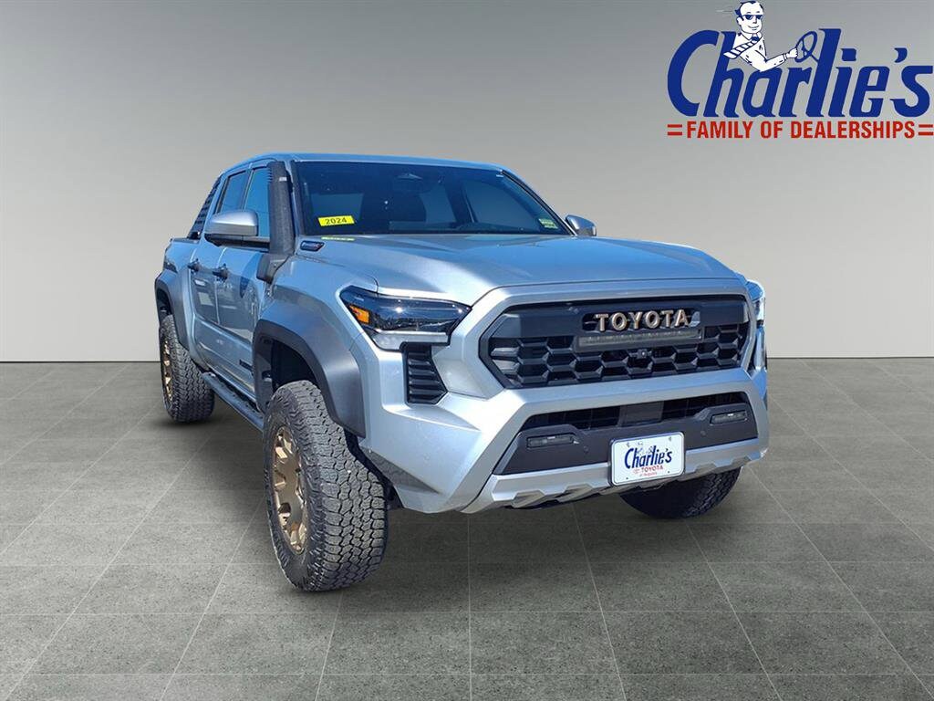 2024 Toyota Tacoma photo 2