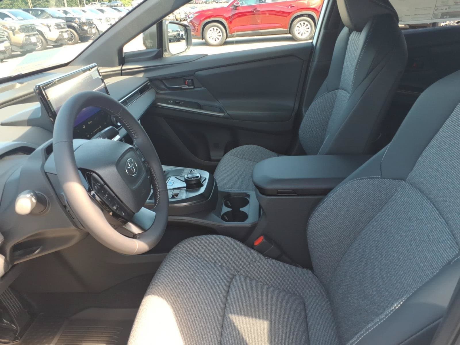 2026 Toyota bZ XLE - Photo 6