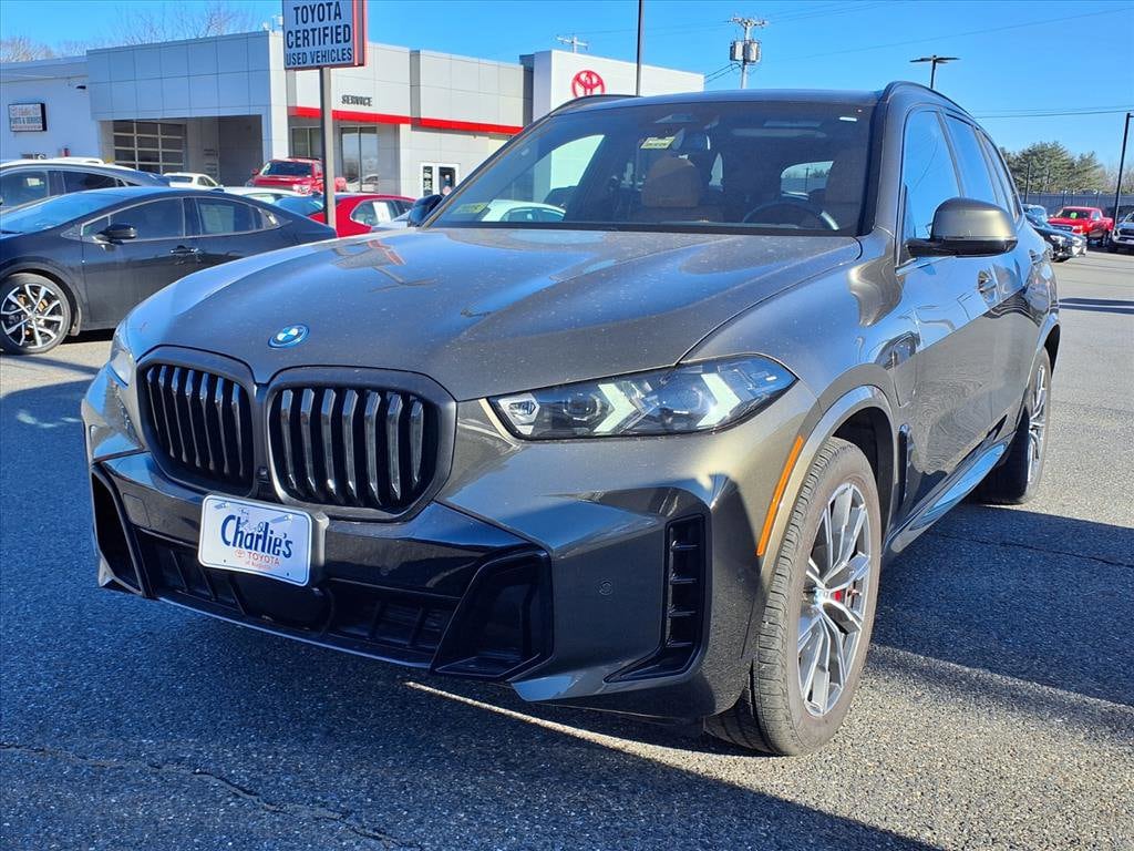 2025 BMW X5 50e's photo