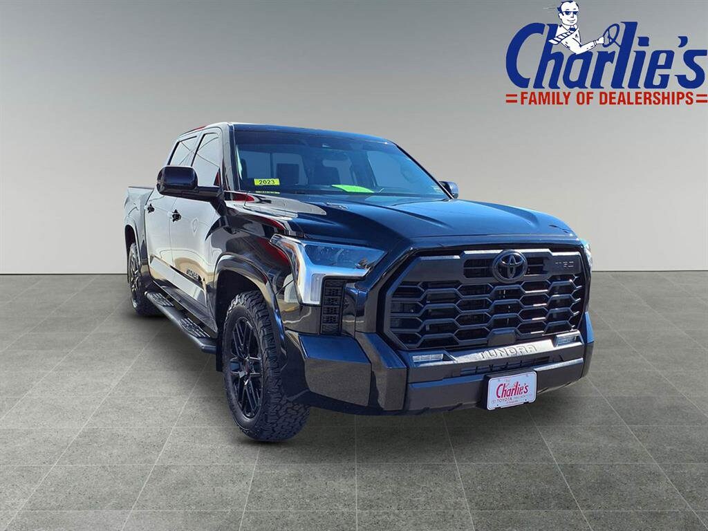2023 Toyota Tundra SR5 CrewMax photo 2