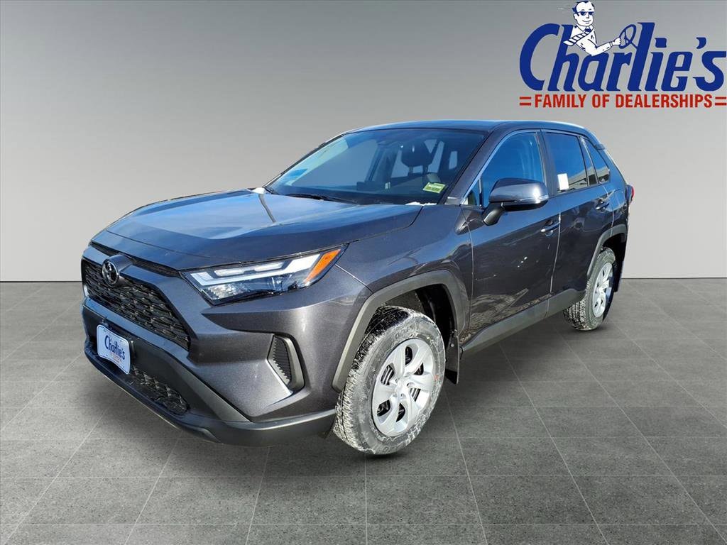 2025 Toyota RAV4 LE's photo