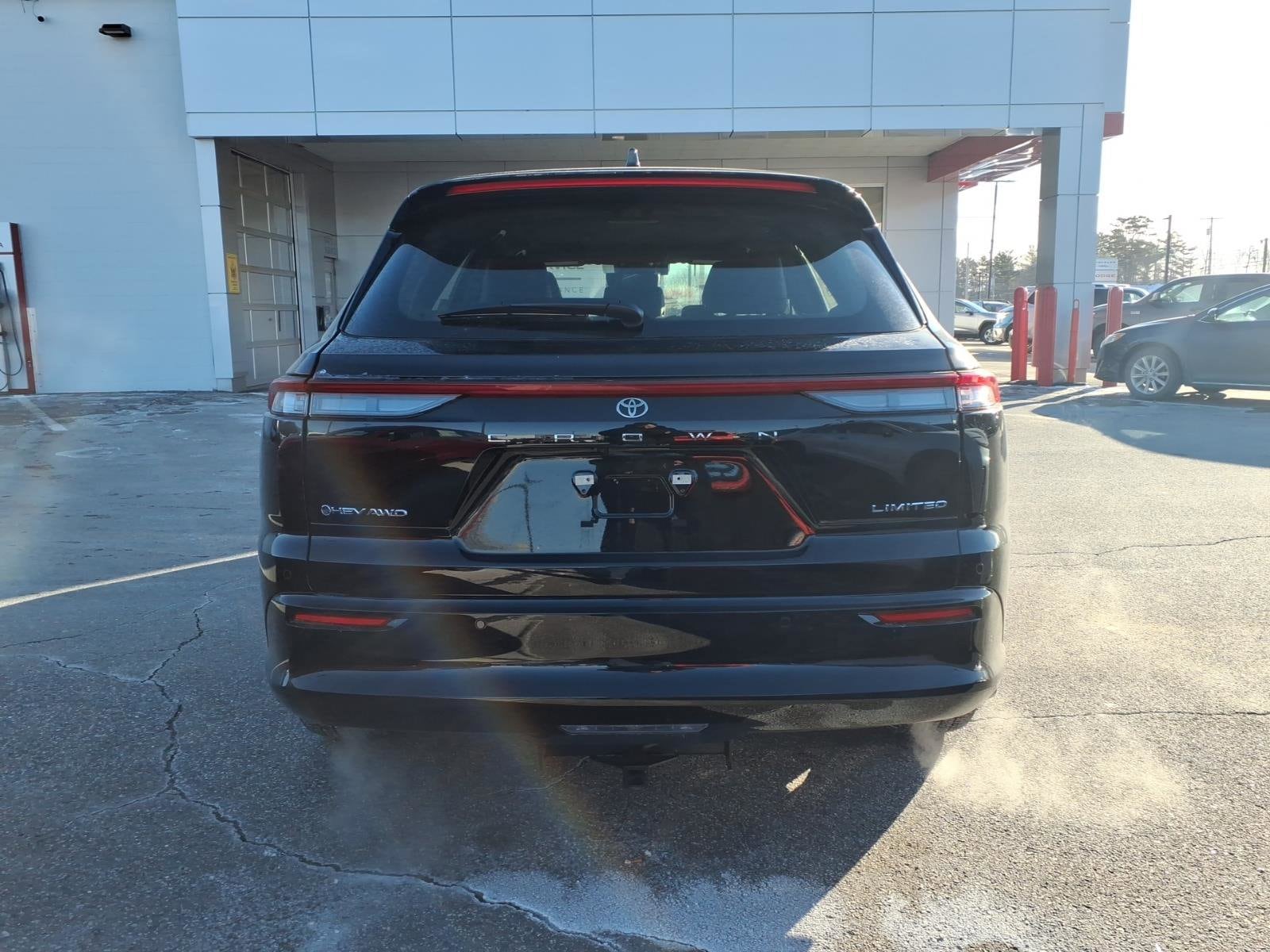2025 Toyota Crown Signia Limited - Photo 14
