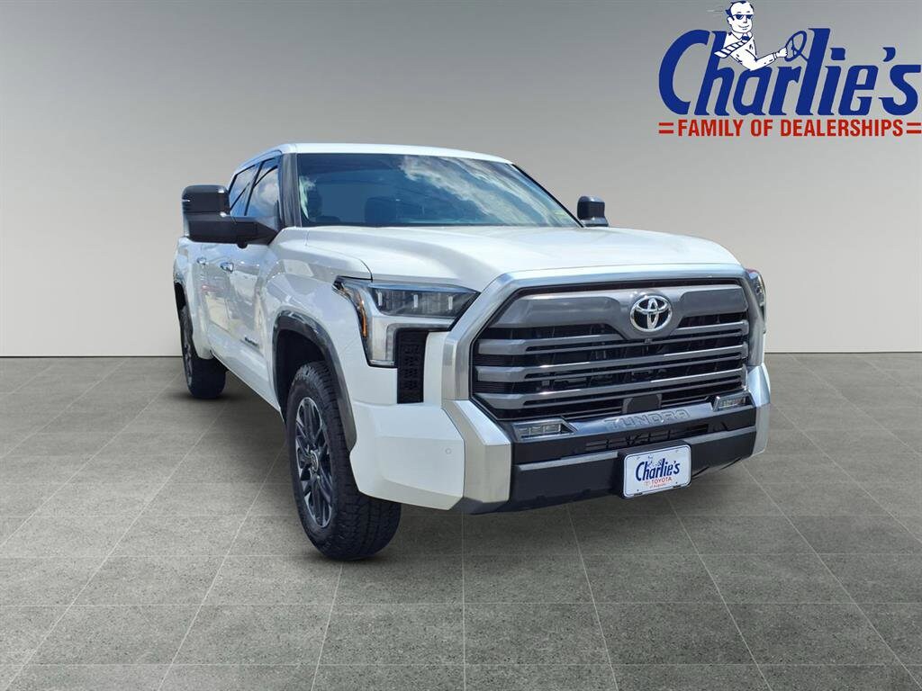 2023 Toyota Tundra Limited CrewMax photo 3