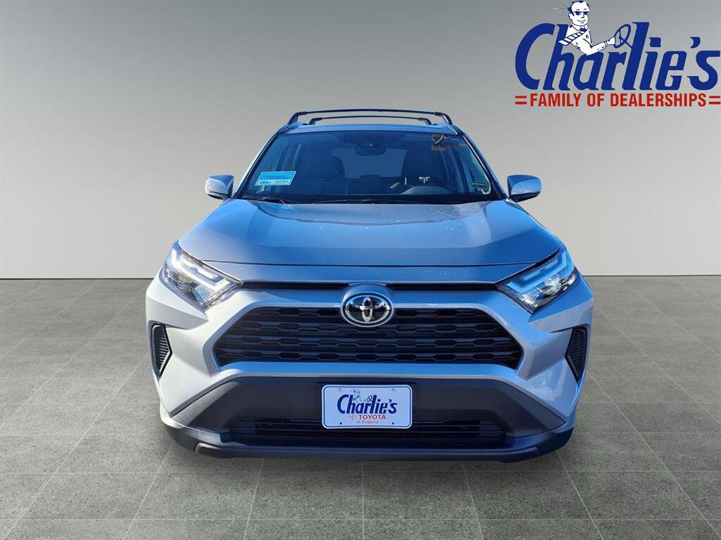 2025 Toyota RAV4 XLE photo 2