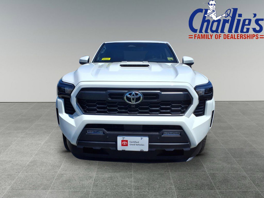 2024 Toyota Tacoma Double Cab photo 2
