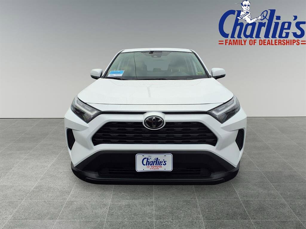 2025 Toyota RAV4 LE photo 2