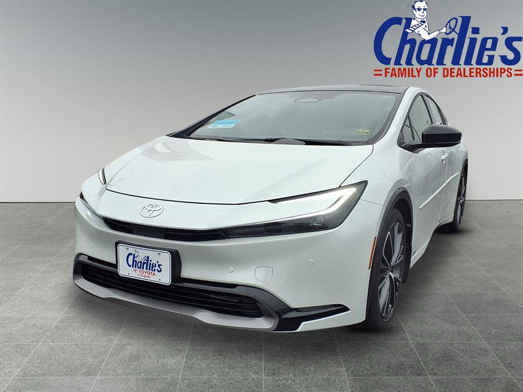 2026 Toyota Prius XLE's photo