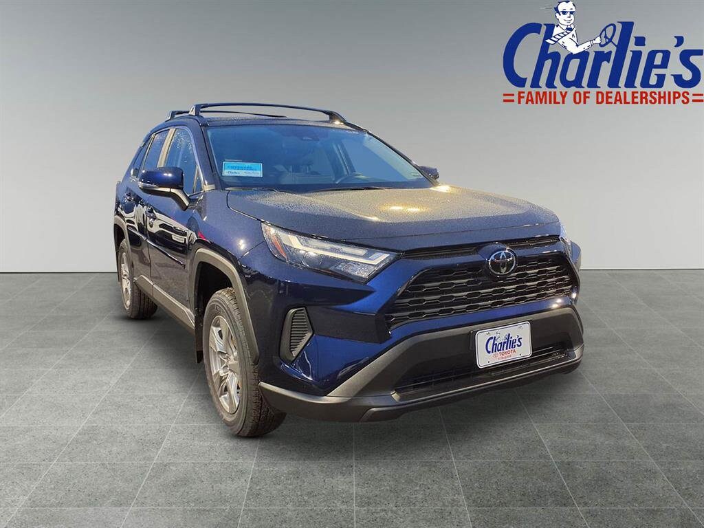 2025 Toyota RAV4 XLE photo 3