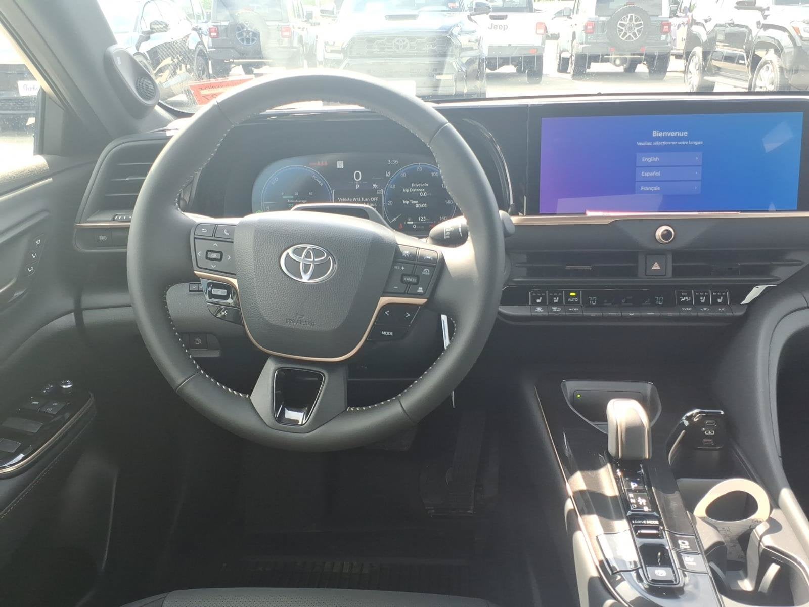 2026 Toyota Crown Limited - Photo 8